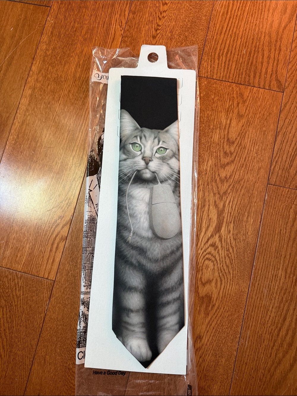 Cat Tie with Green-Eyed Tabby Design - Unbranded Gray